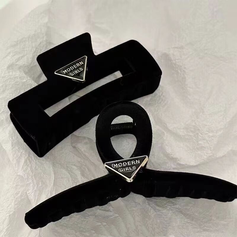 Black Flocked Triangle Label Shark Hair Claw, French Vintage Elegant Hair Clip for Women