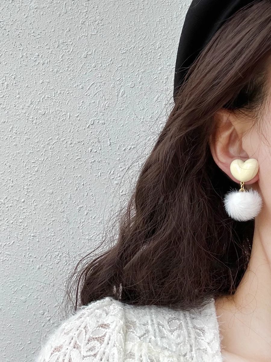 Sweet Heart Pom Pom Earrings Soft Pink Plush Ball Drop Earrings Cute Girlish Jewelry 