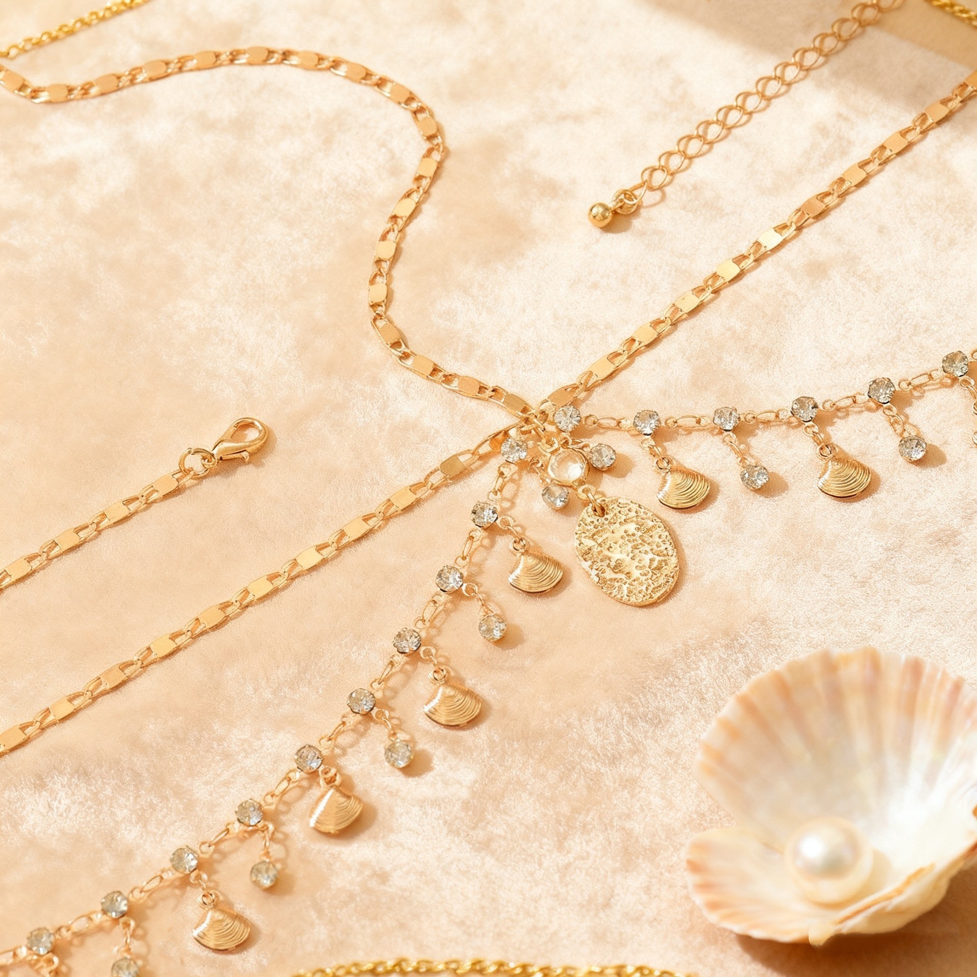 European Style Diamond Scallop Tassel Head Chain