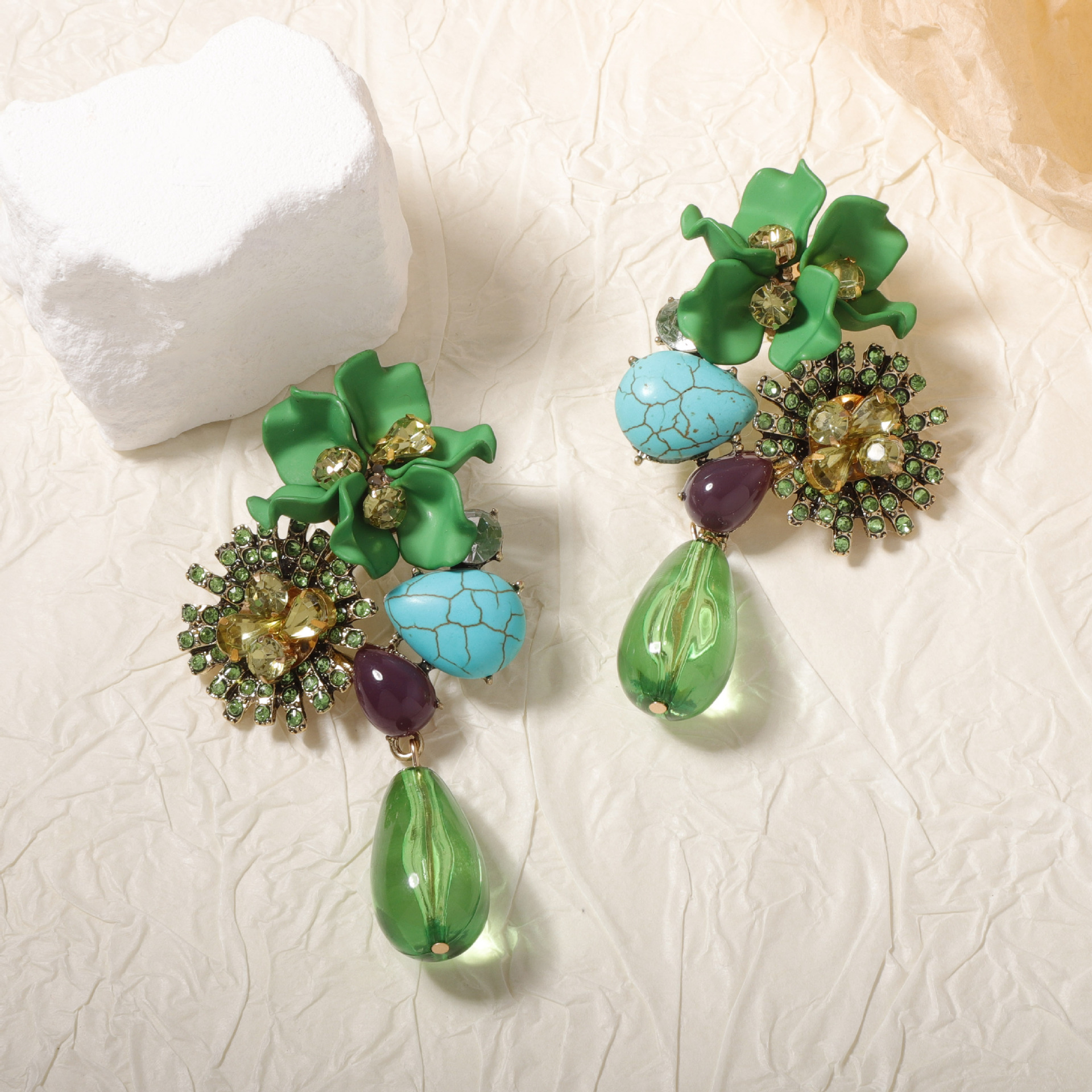 Vintage Resin Flower Drop Earrings