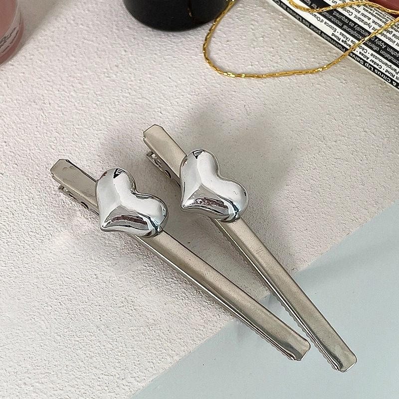 Silver 3D Heart Hair Clips Cool Side Barrettes Minimalist Hair Pins