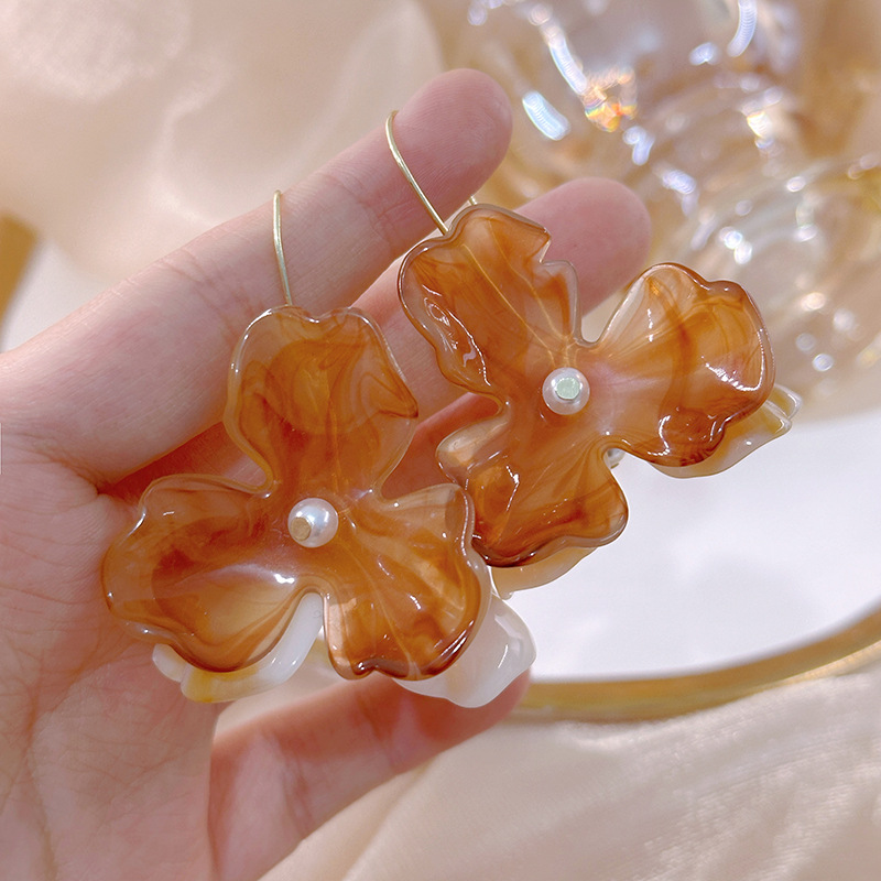 Vintage Hong Kong Style Flower Pearl Earrings