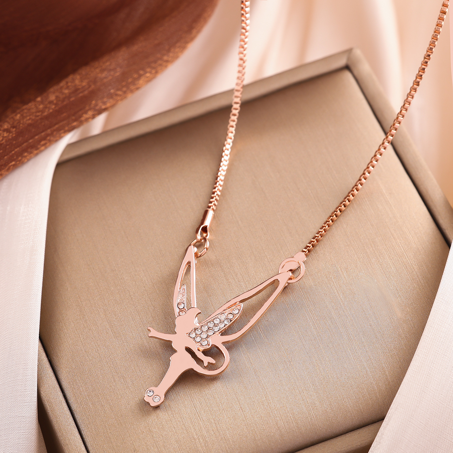 New Hot Sale Rhinestone Angel Wing Necklace for Women