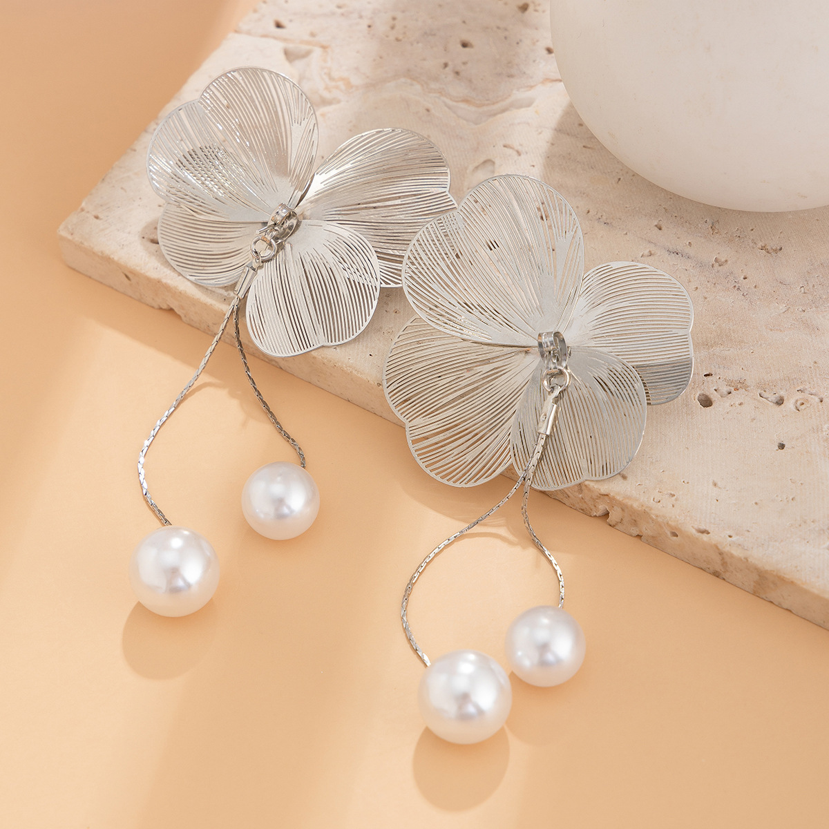 European & American 3D Ginkgo Flower Stud Earrings