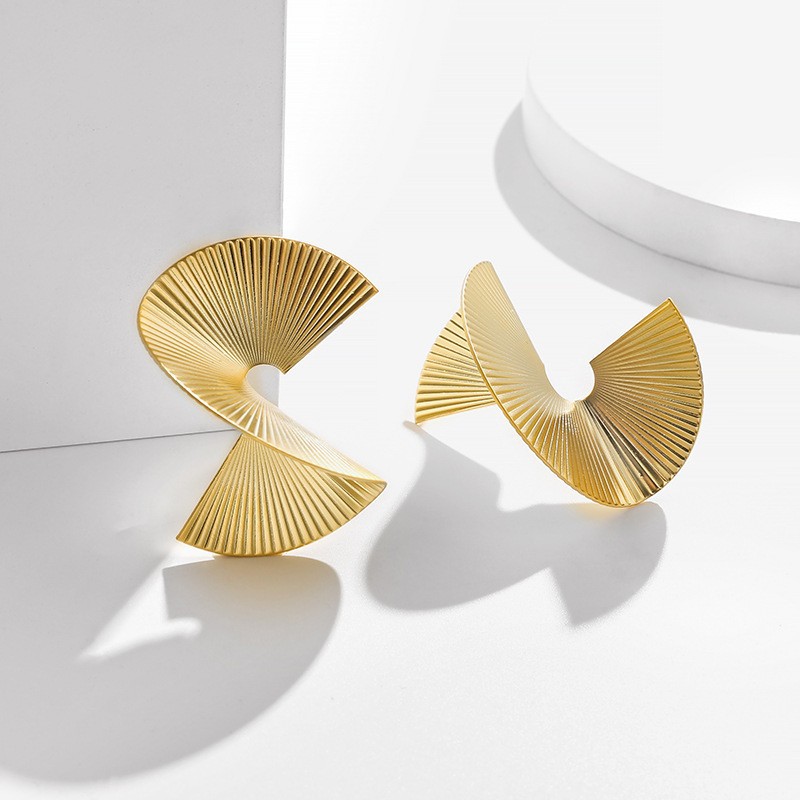 European American Vintage Spiral Geometric Fan Earrings for Women