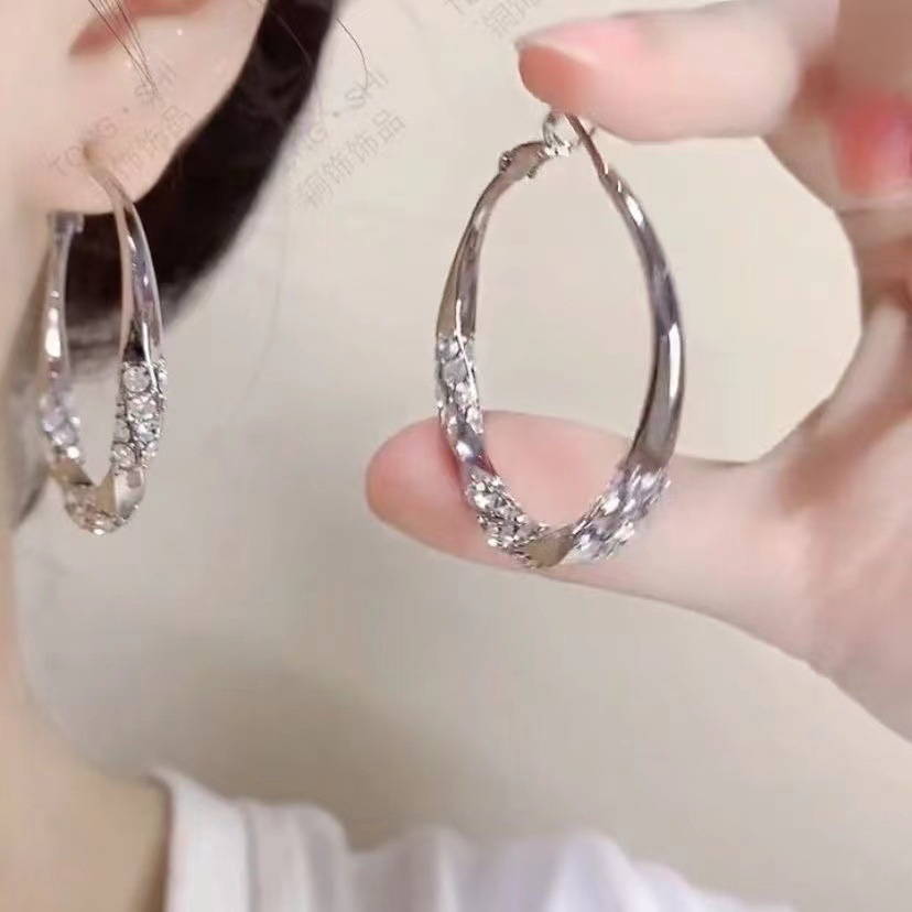Light Luxury Twisted Crystal Hoop Earrings Cool Tone Twisted Crystal Dangles
