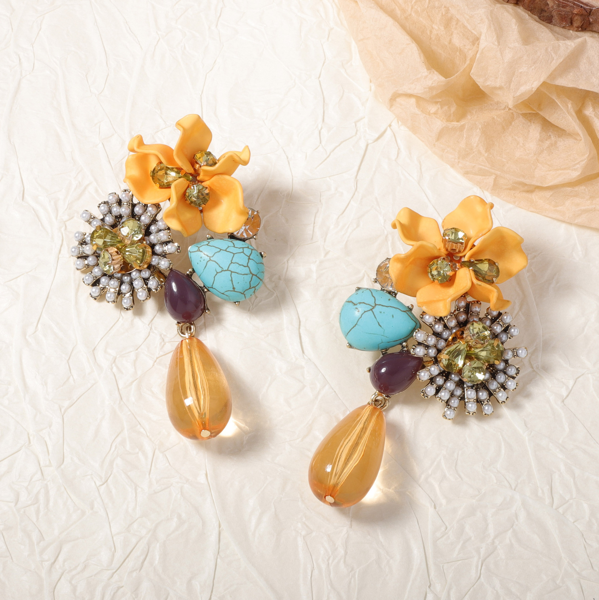 Vintage Resin Flower Drop Earrings