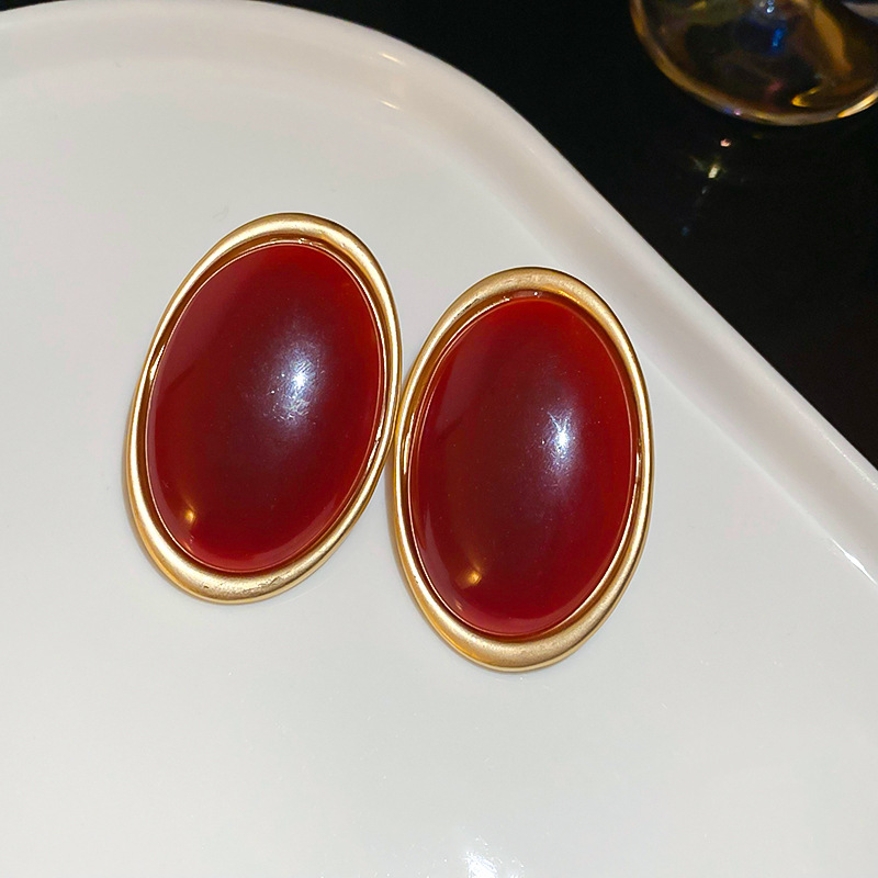 Vintage Resin Oval Stud Earrings