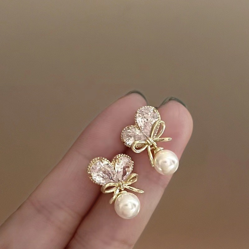 Sweet Heart-shaped Bow-shaped Pearl Earrings