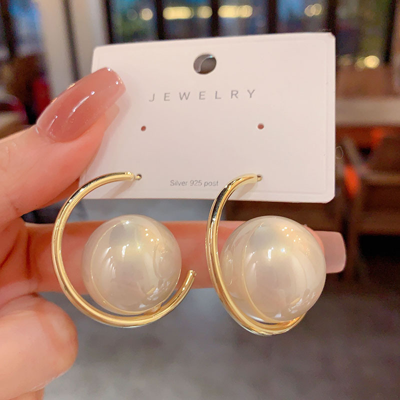 Metal Half-round Pearl Stud Earrings