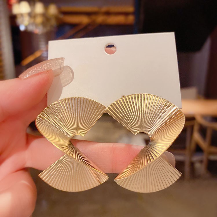 European American Vintage Spiral Geometric Fan Earrings for Women