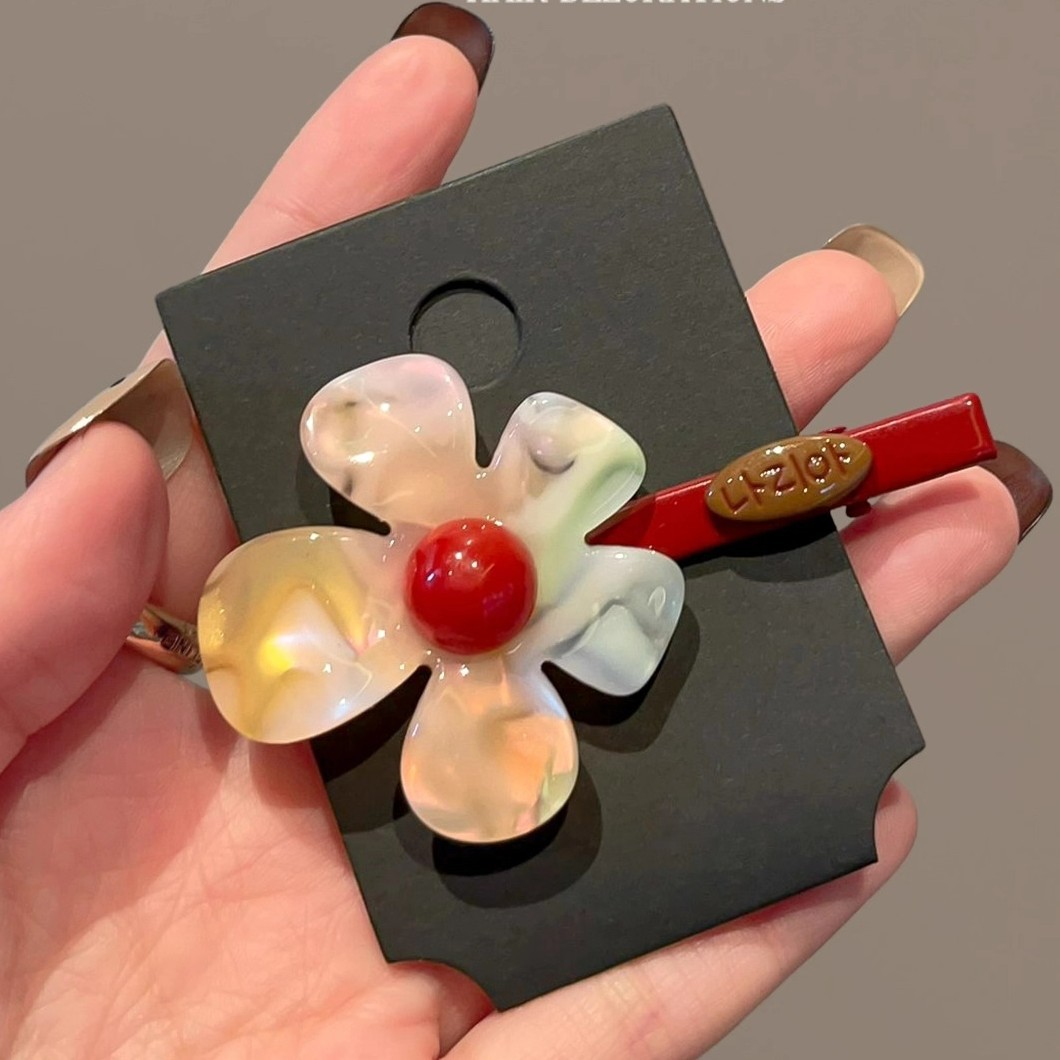 Acrylic Gradient Flower Hair Clip – Red Accent Cute Floral Hair Barrette for Women, Sweet Y2K Hair Accessory