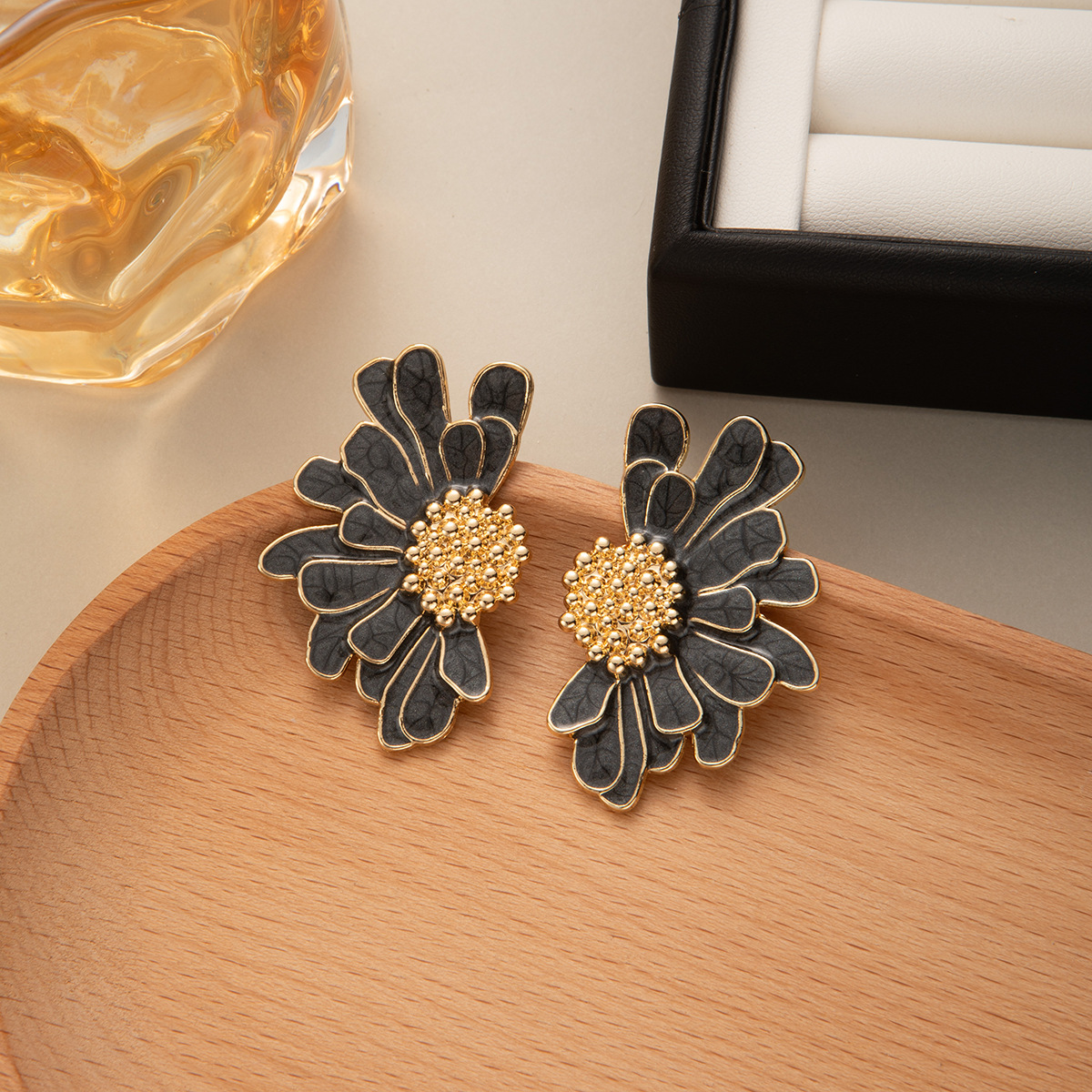 French Vintage Daisy Earrings