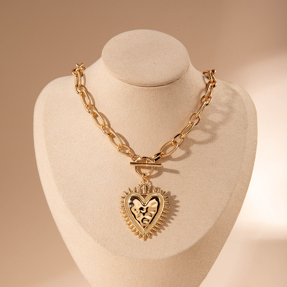 Vintage Gold Metal Heart Sunflower Pendant Necklace