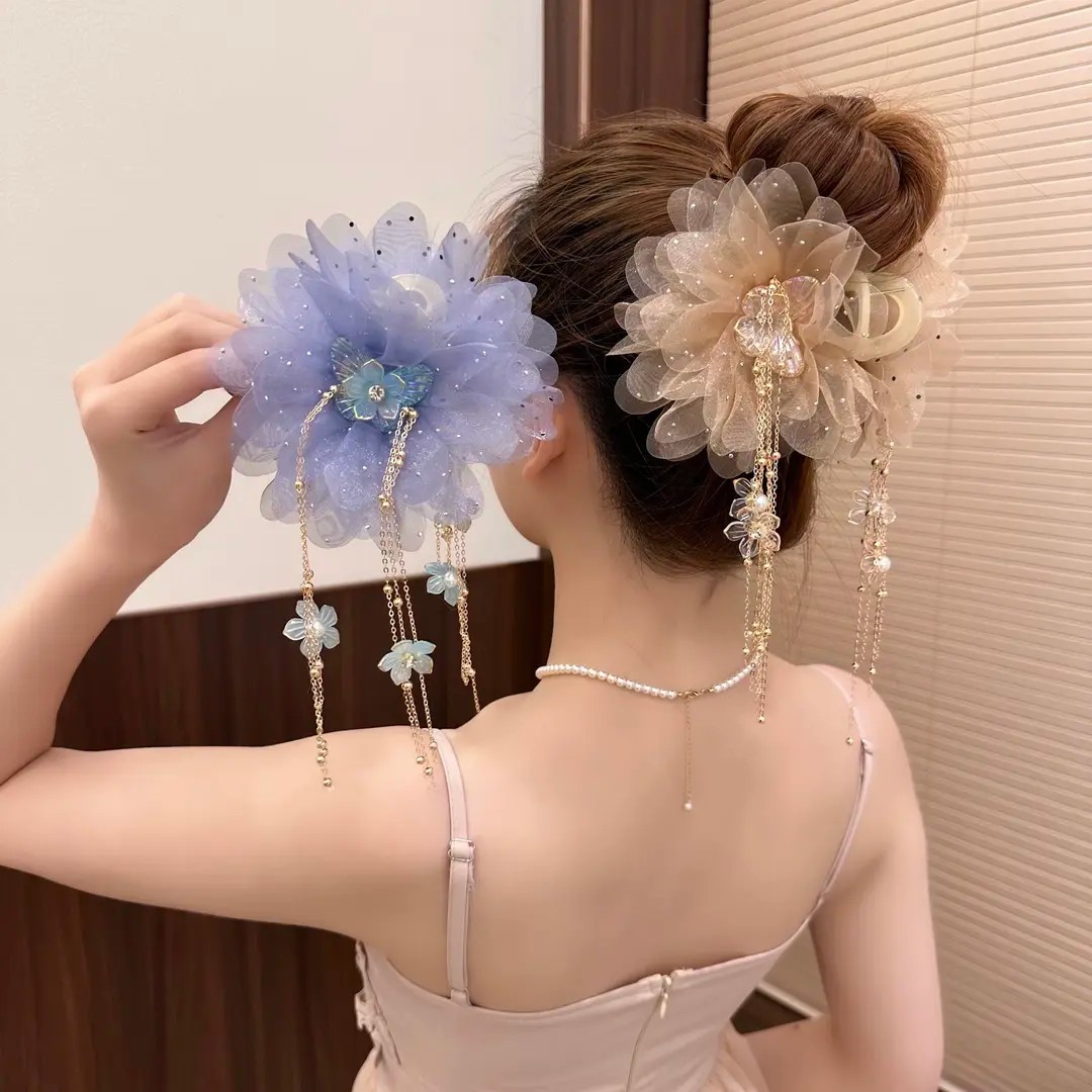 Spring/Summer Versatile Tassel Flower Shark Hair Clip
