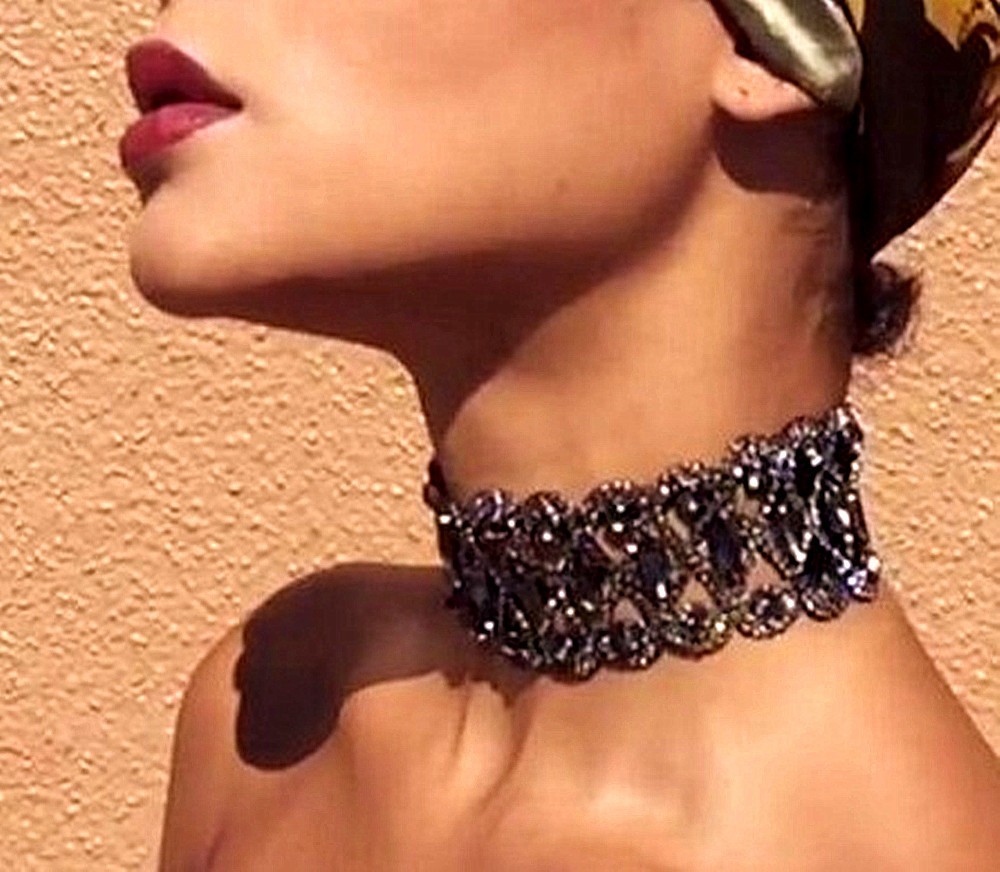 Hot Selling Diamond Studded Short Choker Necklace Keywords