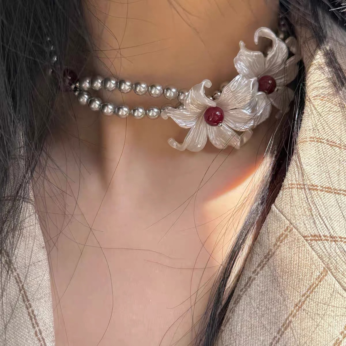 Floral Pearl Silver Clavicle Necklace