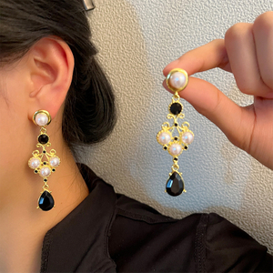 French Light Luxury Retro Baroque Fashionable Pearl Stud Black Diamond Teardrop Earrings