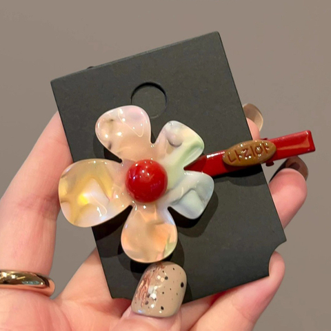 Acrylic Gradient Flower Hair Clip – Red Accent Cute Floral Hair Barrette for Women, Sweet Y2K Hair Accessory