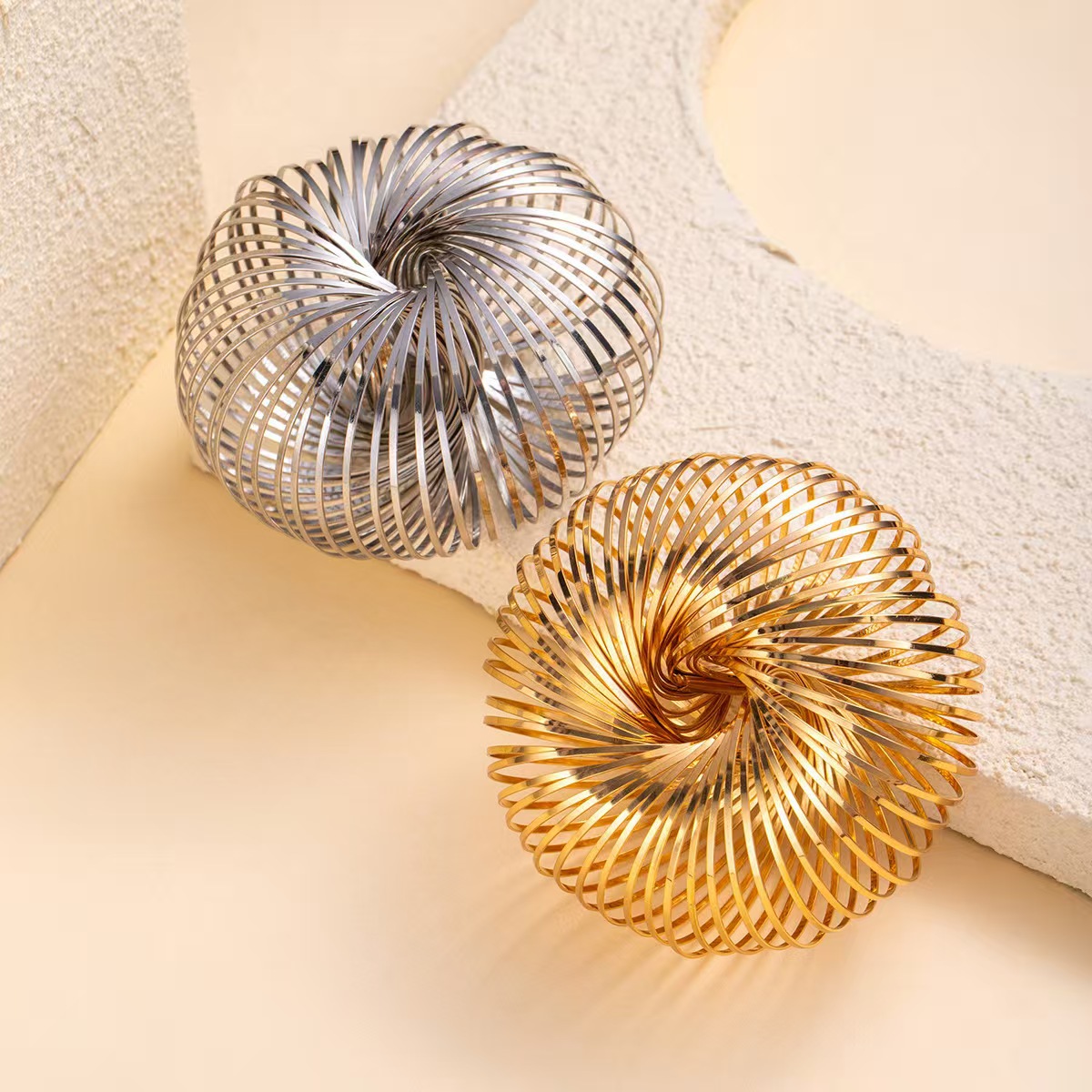 Geometric Hollow Stretch Bracelet