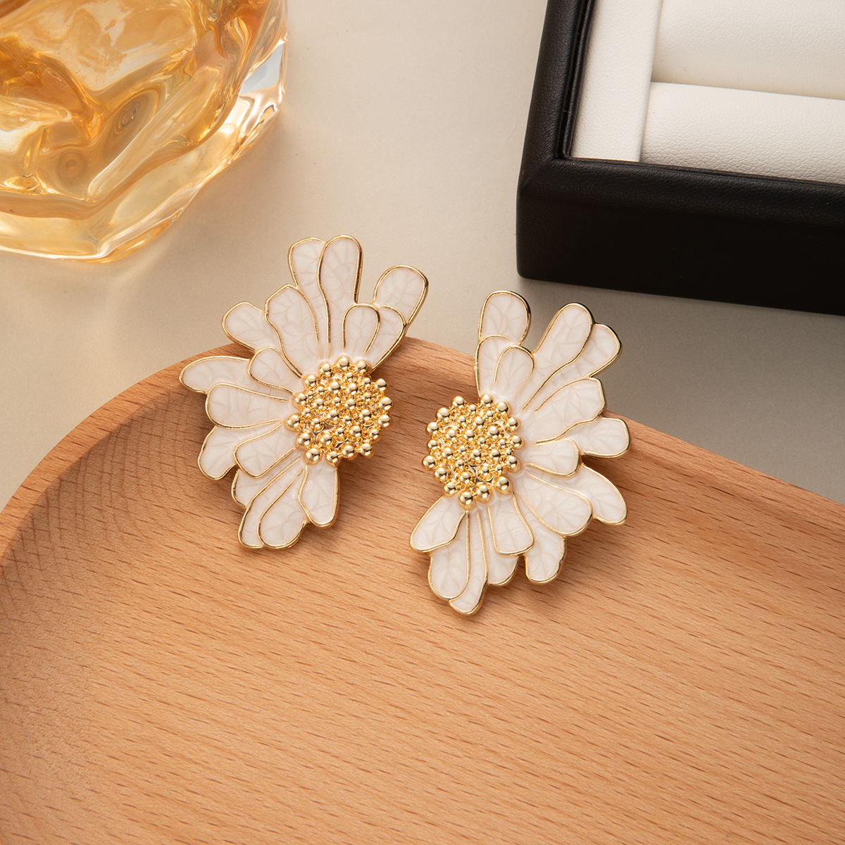 French Vintage Daisy Earrings