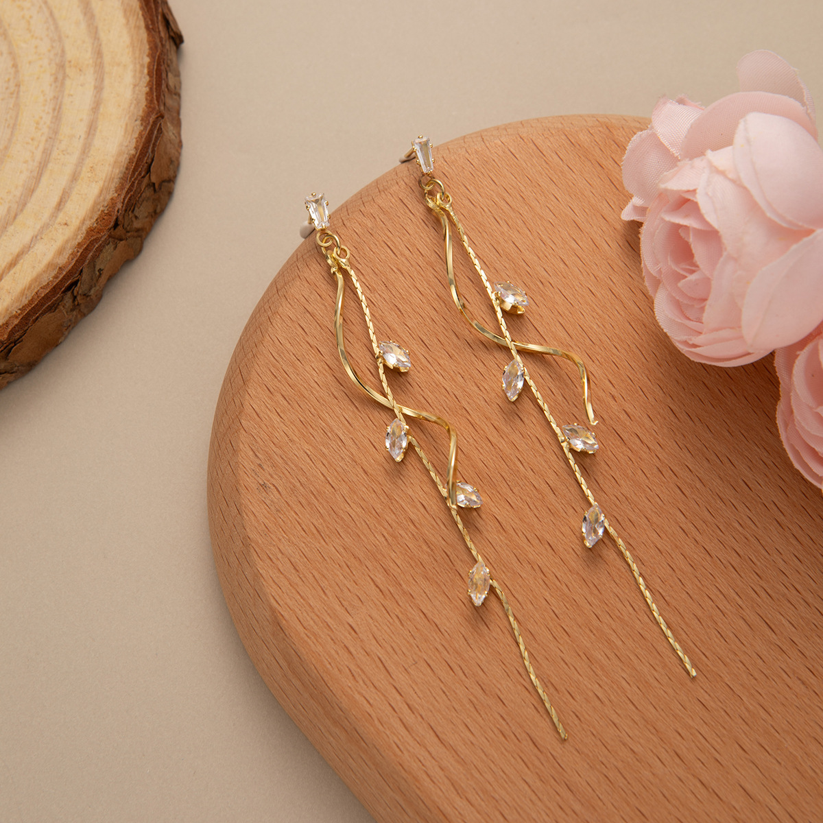 French Light Luxury Long Leaf Tassel Earrings