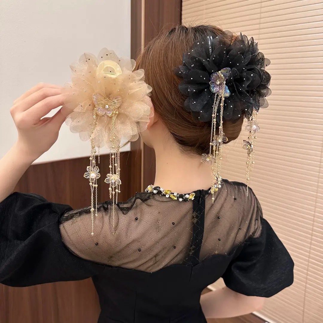 Spring/Summer Versatile Tassel Flower Shark Hair Clip