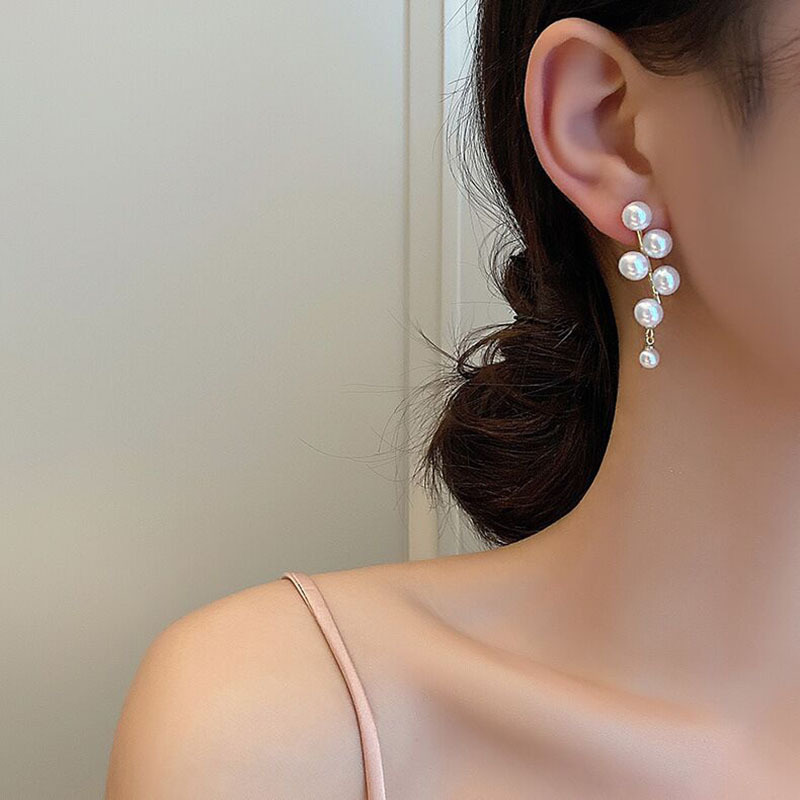 Vintage-style Long-flowing Fringed Pearl Earrings