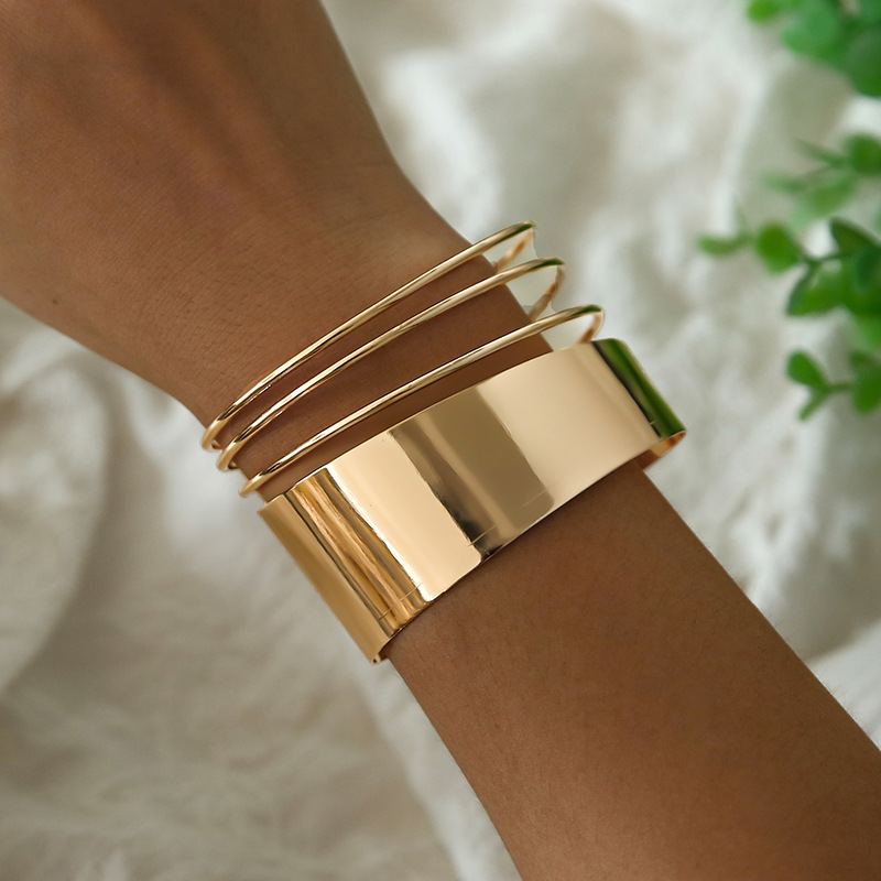 European And American Fashionable And Unique Metal Bracelets Punk Street Style Snap-on Wristbands Hollowed-out Simple Hand Ornaments