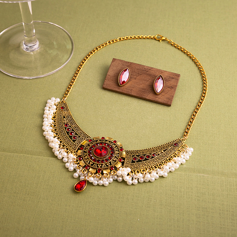 Vintage Metal Jewelry Set Bohemian Round Pearl Earrings Necklace