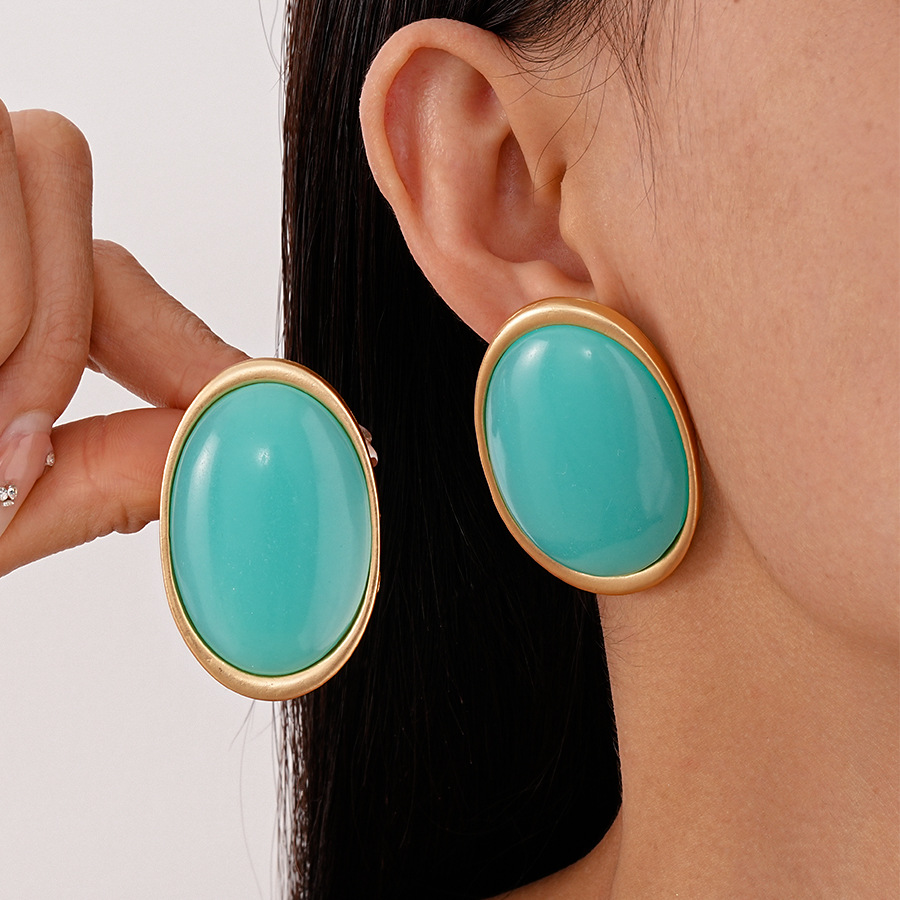 Vintage Resin Oval Stud Earrings
