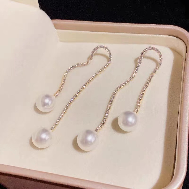 Versatile Irregular Pearl Earrings