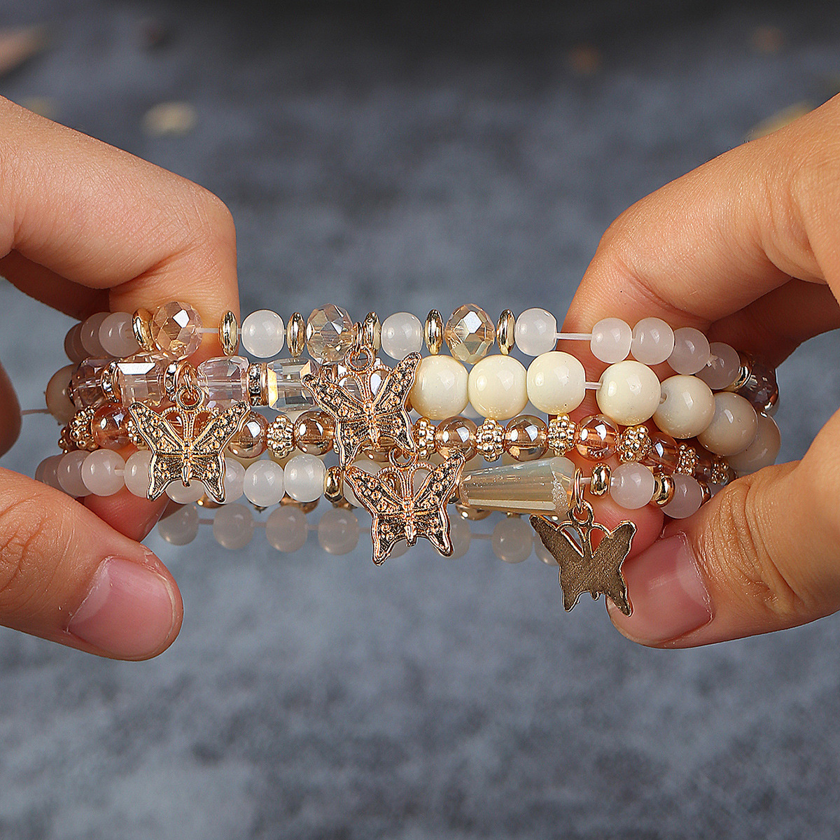 4pcs/Set Elegant Gold Butterfly Charm Beaded Bracelets Stackable Crystal Pearl Bracelet Set