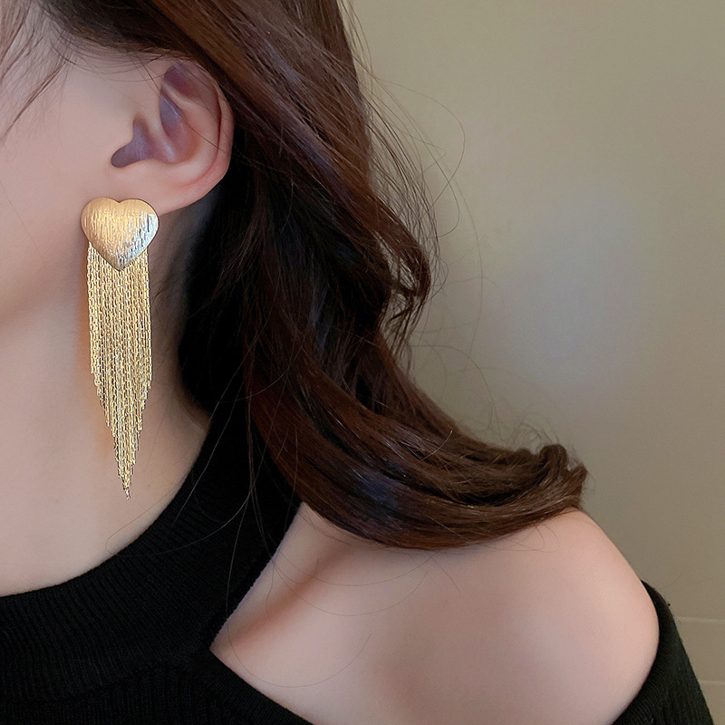 VNew Cross-Border Love Heart Tassel Earrings